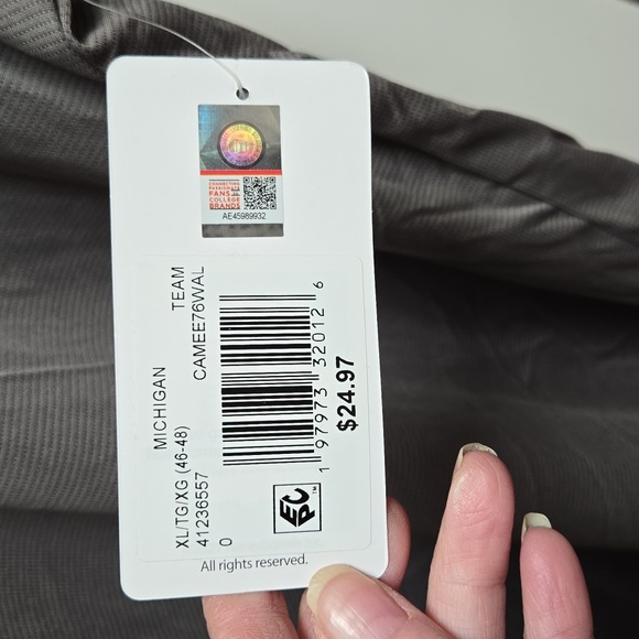 University of Michigan Men's Shirt NWT - Picture 3 of 9